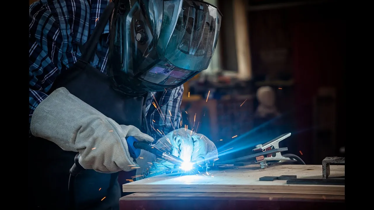 What Type Of Tech Skills Does a Welder Need​: A Comprehensive Guide to Thriving in the Welding Industry