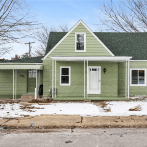 Navigating the Market with Confidence: How Realtors Help You Buy Houses Smarter