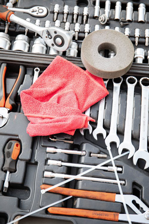 Emergency Plumbing 101: Somerville Homeowner Survival Kit