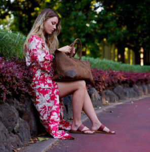Effortless Elegance: Why Every Woman Needs a Leather Tote Bag 