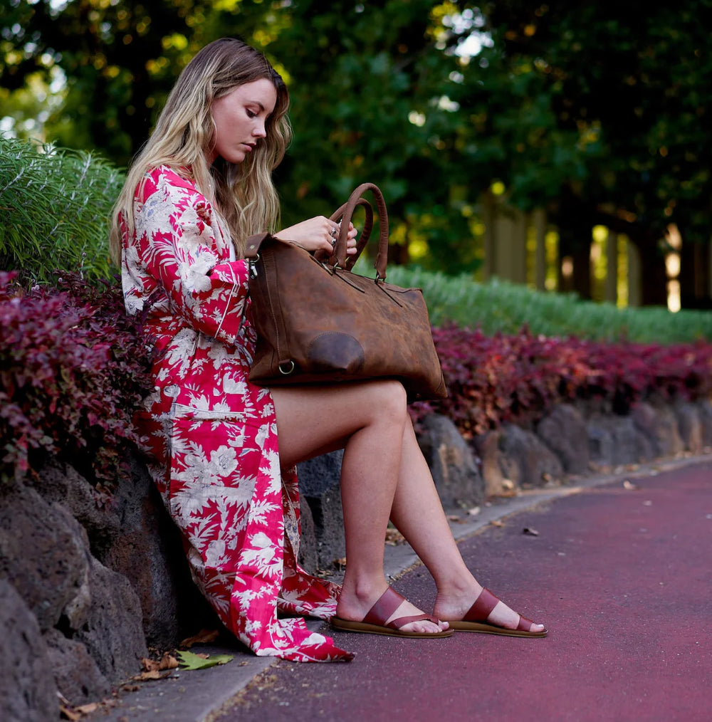 Effortless Elegance: Why Every Woman Needs a Leather Tote Bag