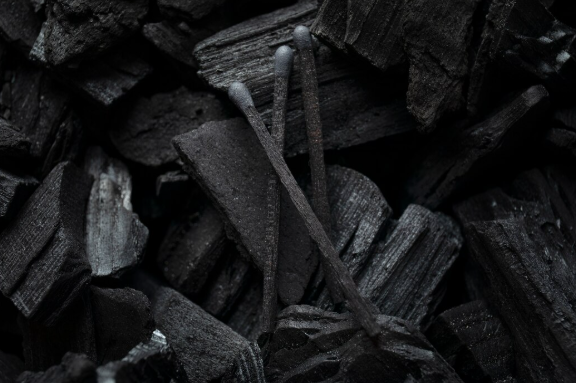 Why Choose Premium Lumpwood Charcoal for Outdoor Grilling