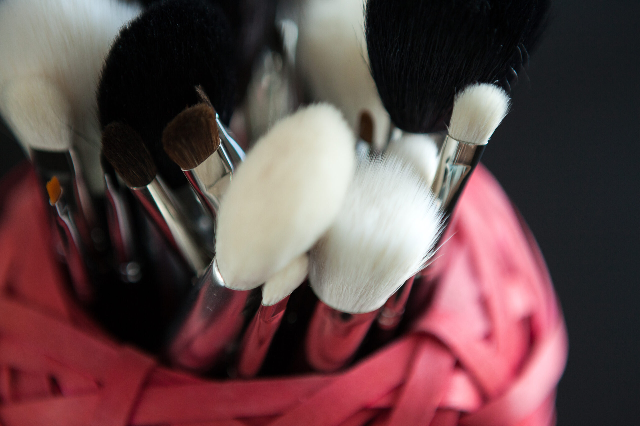 How to Clean Makeup Brushes the Easy Way