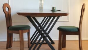 Is 28 Inches the Ideal Height for Metal Table Legs in Modern Interiors?