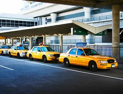 Airport Taxi Booking in Esher – A Complete Guide