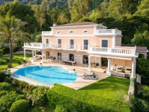 Luxury by the Sea: The Ultimate Guide to Staying in Monaco