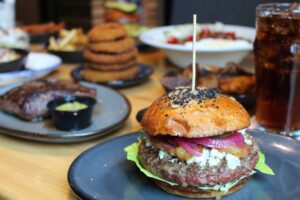 What to Look for in a Burger Restaurant Near Me: Freshness, Quality, and Service