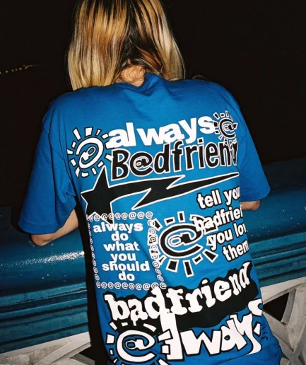 The All-American Look: How Jeans and Hoodies Define Modern USA Street Style