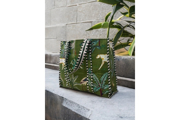 Tote Bag Online: Your Complete Guide to Green and Black Tote Bags