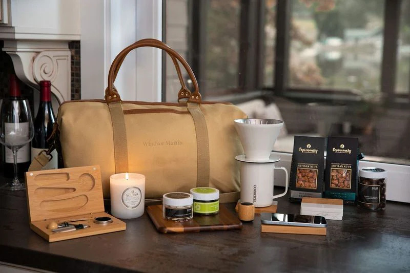 Year-End Recognition: Gifts That Celebrate Milestones & Achievements